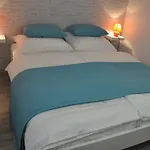 Isabella Rooms